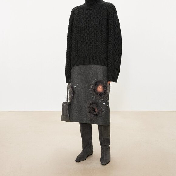 CHICJOC Ostrich Feather Embellished Wool Midi Skirt Luxury Handcrafted Appliqué - Picture 5 of 14